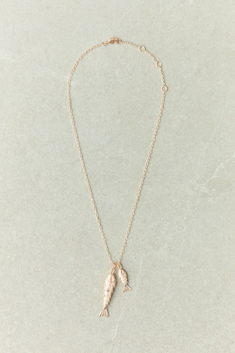 H&M Fish-pendant necklace