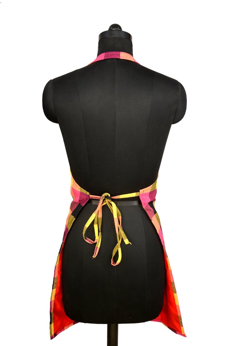 Switchon Polycotton Waterproof Checkered Free Size Multicolor Apron Pack of 2 for Cooking, Gardening, Painting & Art Work | Multipurpose Kitchen for Home, Café, Restaurant & Hotel - Image 2
