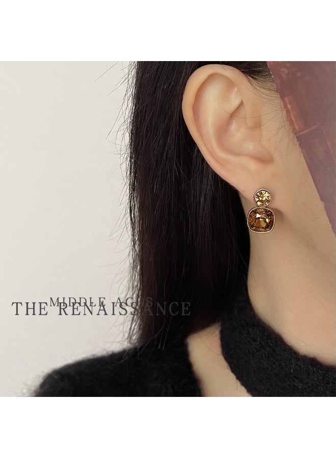 Vintage light brown geometric stud earrings | Autumn/Winter Maillard style glass crystal earrings - Image 3