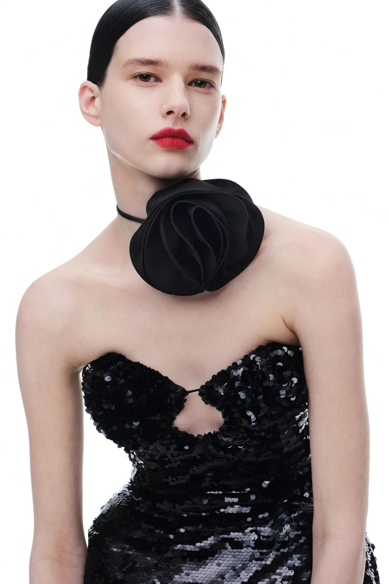 H&M Rose-appliquéd cord necklace