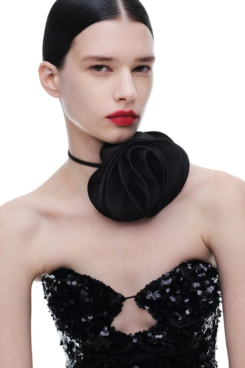 H&M Rose-appliquéd cord necklace