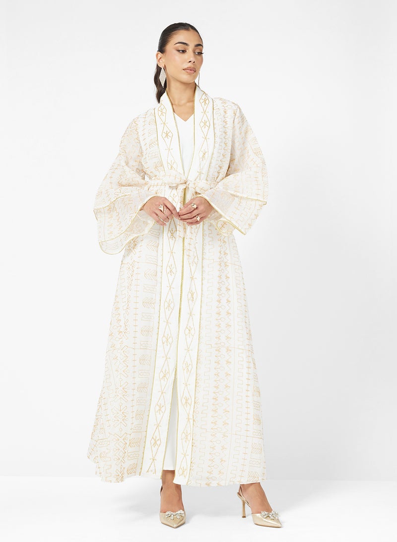 Khizana Embroidered Abaya With Sleeveless Inner - Image 4
