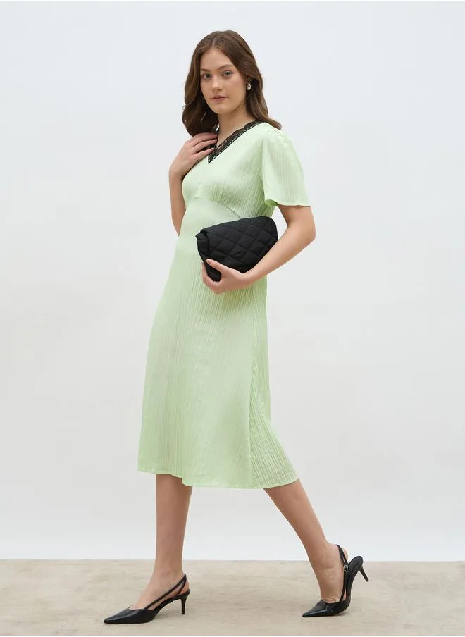 ستايلي Styli Women Green Lace Insert V Neck A-Line Midi Dress