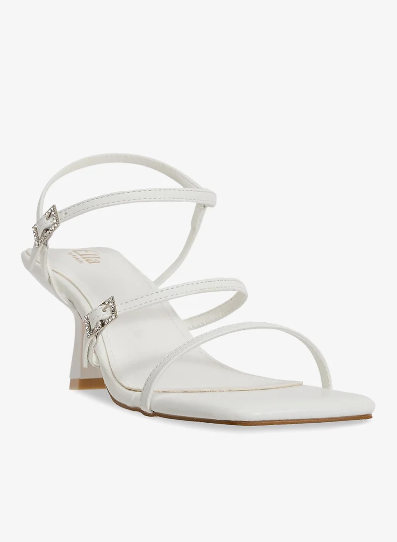 ايلا صندل بكعب وثلاثة أشرطة