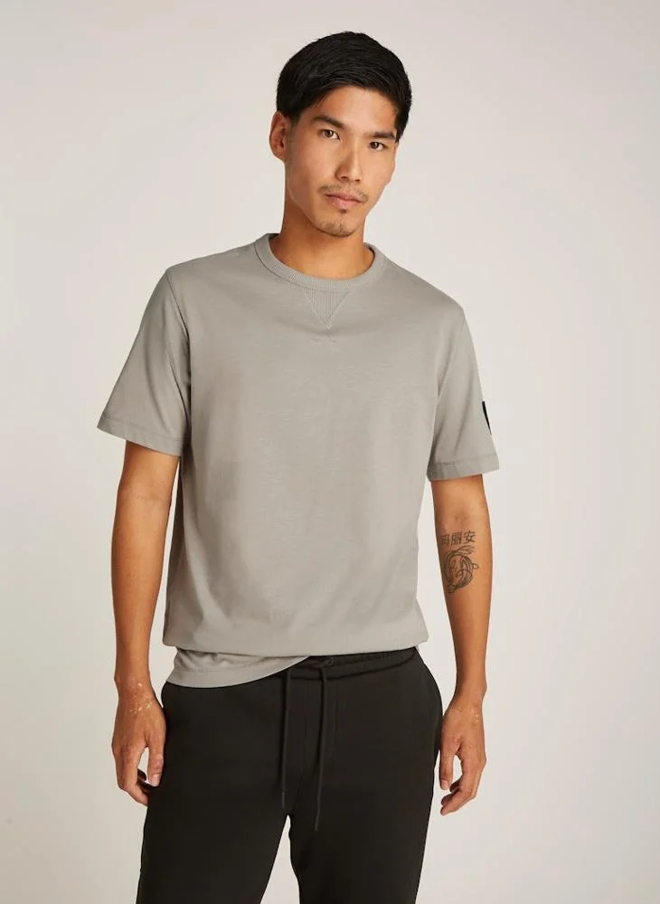 كالفن كلاين جينز Crew Neck Essential T-Shirt