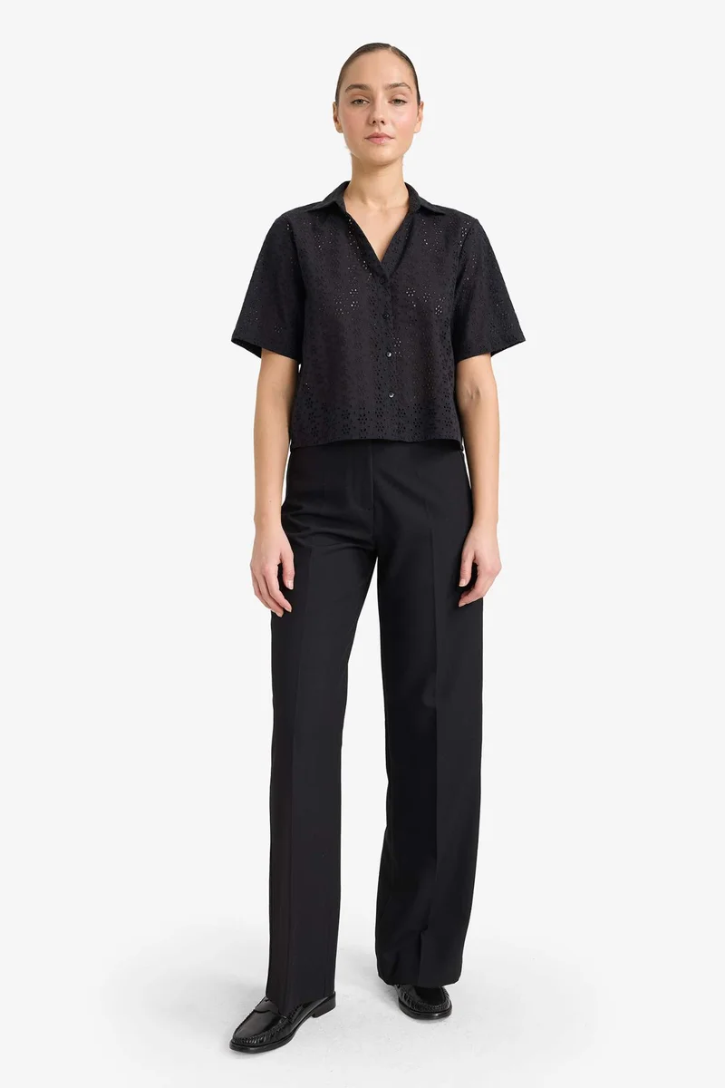 ديفاكتو Regular Fit Flap Collar brode Short Sleeve Shirt