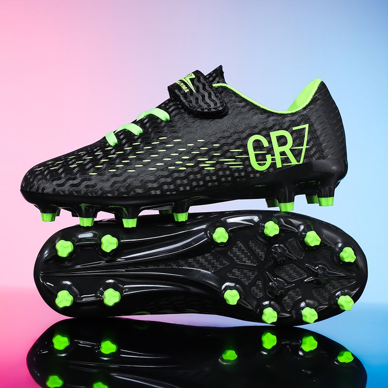 حذاء كرة قدم للشباب متعدد الألوان تصميم CR7 بجزء علوي من البولي يوريثان - Image 1