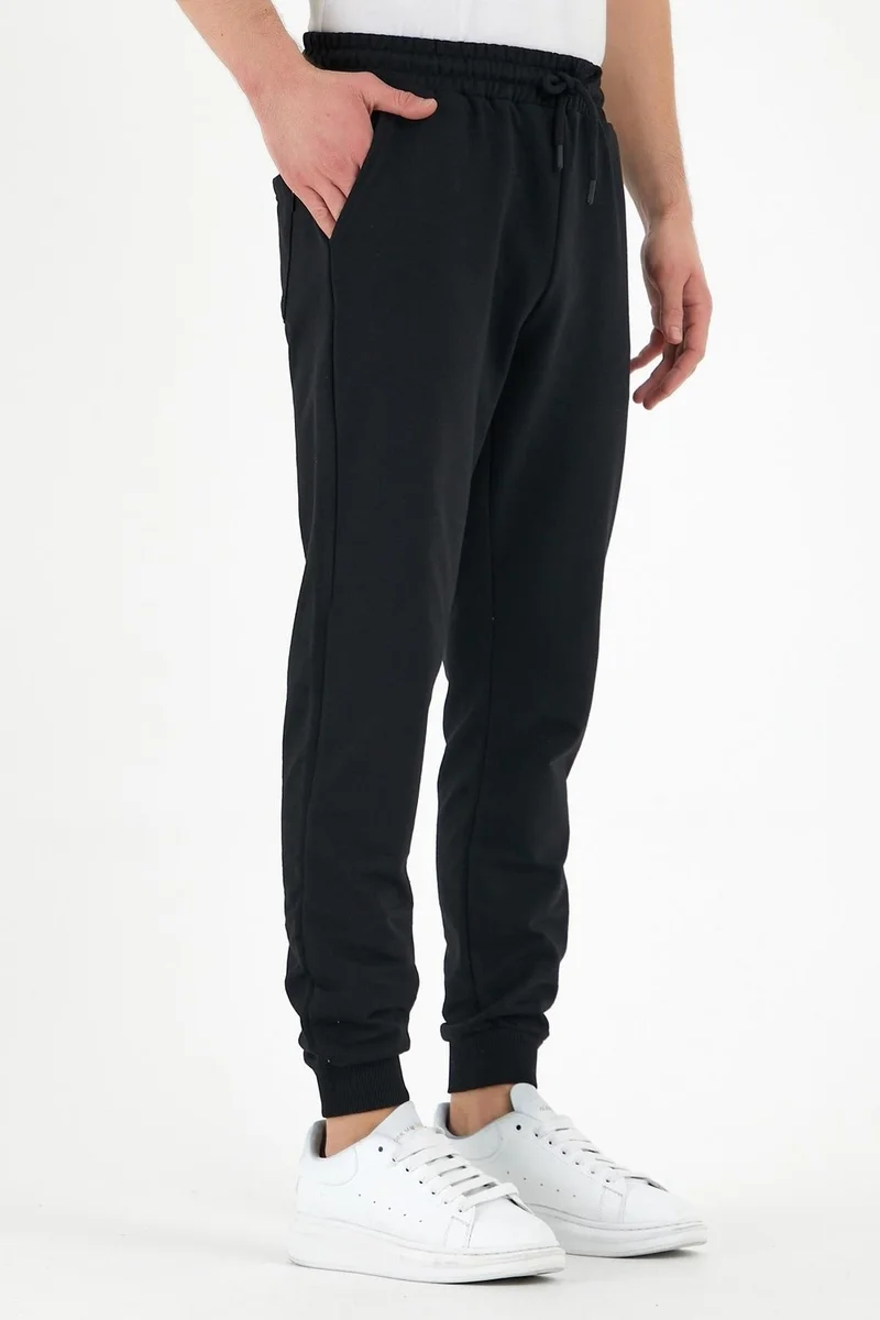 ميتاليك Black Men's Sweatpants with Label Back and Side Pockets Regular Fit