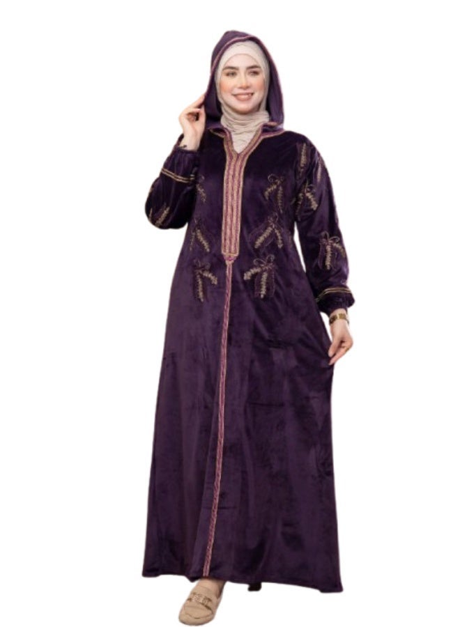 عباية قطيفة حريمي أنيقة بخامة هايدي ناعمة وتطريز حرير راقٍ – تصميم مريح ومناسب للاستقبال والخروج - Image 1