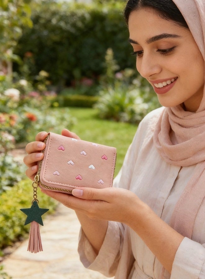 محفظة صغيرة مطرزة على شكل قلب باللون الوردي الفاتح ومزينة بزخرفة نجمة لطيفة ومزودة بسحاب، صغيرة الحجم ومتينة وأنيقة لحمل الأغراض اليومية الضرورية مثل البطاقات والنقود - Image 3