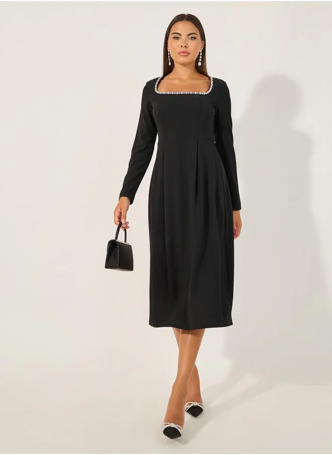 ستايلي Embellished Square Neck A-Line Midi Dress