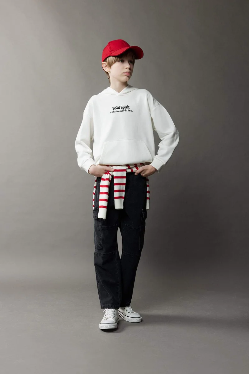 ديفاكتو Boy Oversize Hooded Embroidered Sweatshirt