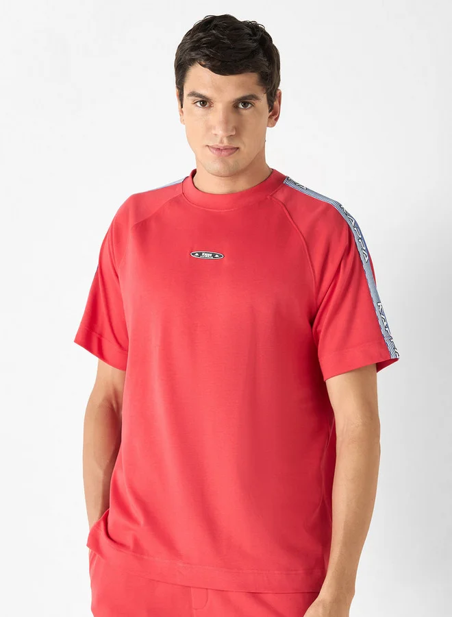 كابا تيشيرت بأكمام قصيرة وطبعات شعار من كابا