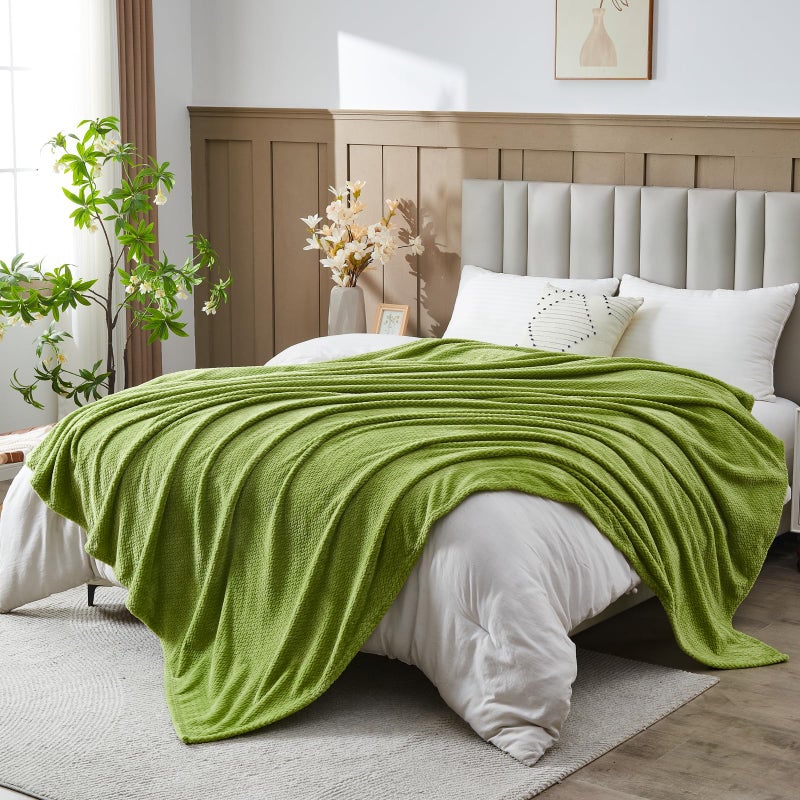 NEWCOSPLAY Super Soft King Blanket Green Premium Silky Flannel Fleece Leaves Pattern Lightweight Bed Blanket All Season Use (Green, King(90"x110")) - Image 2