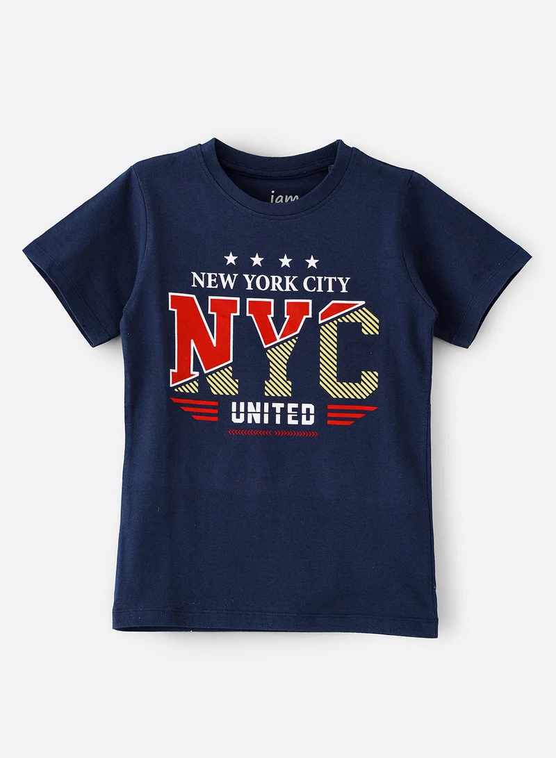 جام تيشيرت أساسي بياقة دائرية وطبعة