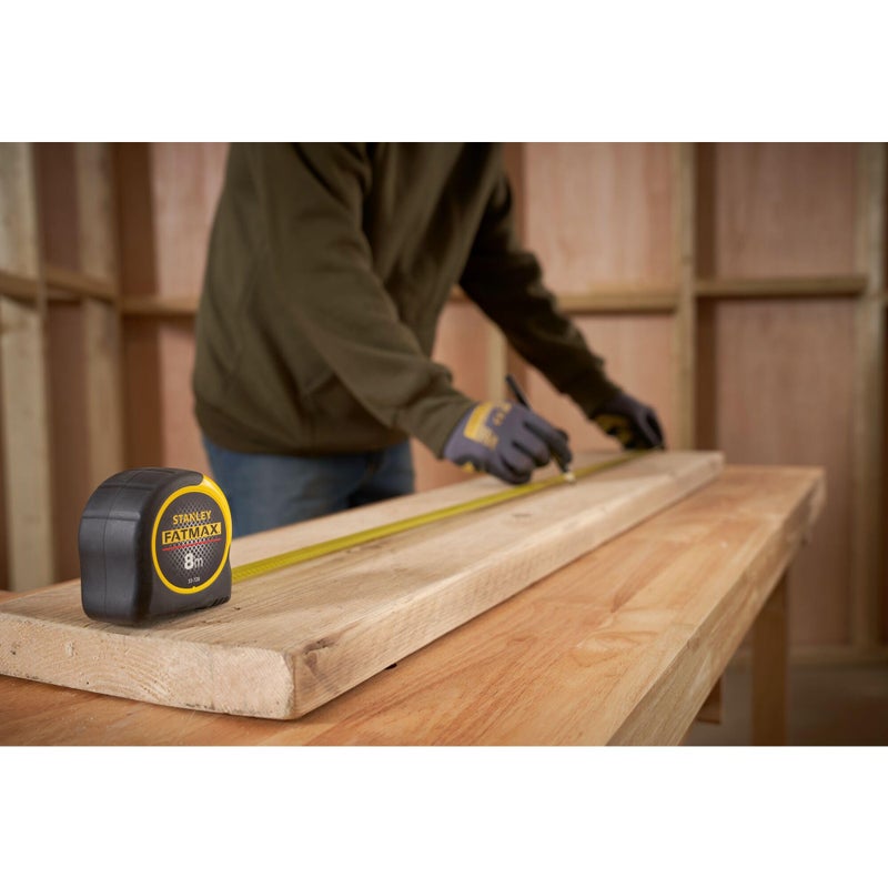 Stanley - FatMax متر شريط ستانلي مع درع الشفرة 8 م مقياس مقاوم للصدمات مع طلاء مايلا وقبضة مبطنة 0-33-728 - Image 2