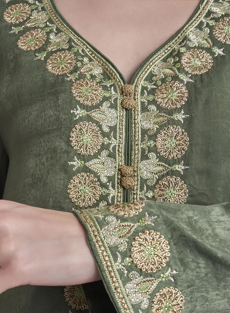 KASHKHA Magrabi Style Jalabiya with Centre Panel Zari and Stone