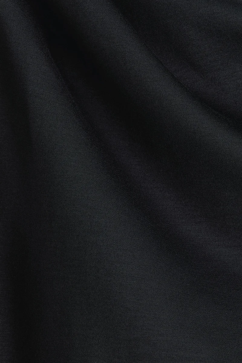 اتش اند ام بلوزة بتصميم غير متماثل