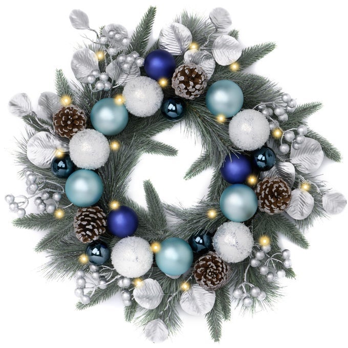 20 PRELIT CHRISTMAS WREATH FOR FRONT DOOR WITH LIGHTS LIGHTED CHRISTMAS DOOR WREATH WITH BLUE WHITE XMAS BALLS NORFOLK PINE BRANCHES FOR HOME PORCH FIREPLACE WINDOW HOLIDAY DECOR