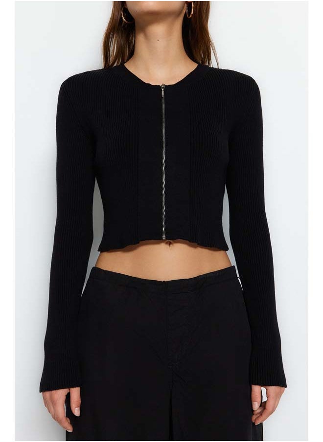trendyol Black Crop Zipper 100% Cotton Basic Knitwear Cardigan TWOAW23HI00471  - Image 4