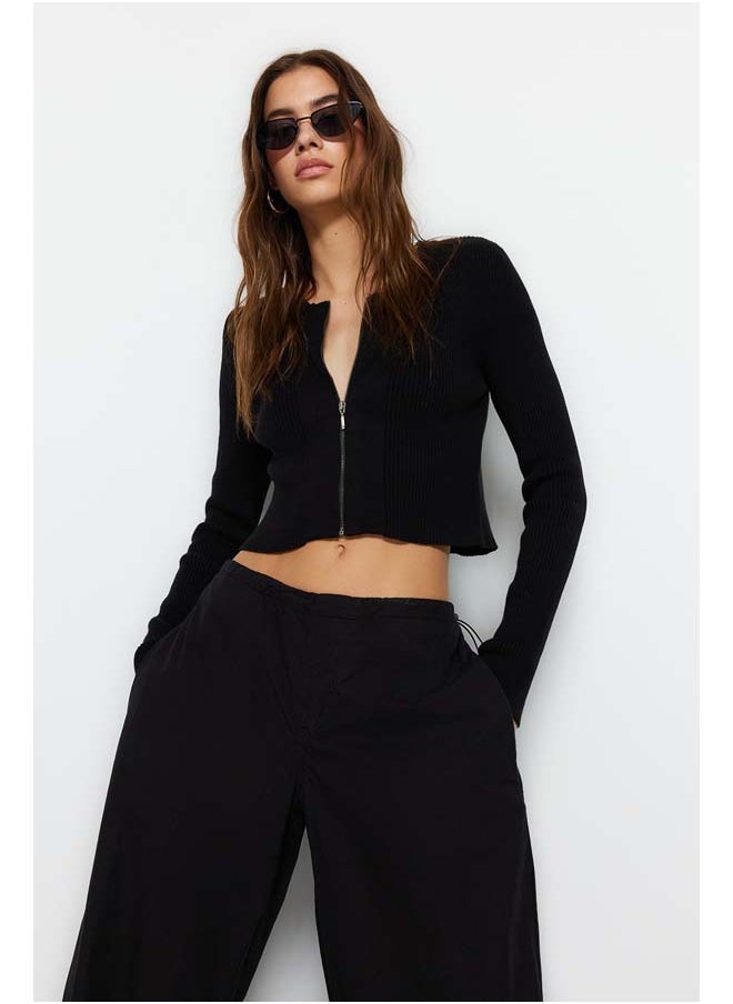 trendyol Black Crop Zipper 100% Cotton Basic Knitwear Cardigan TWOAW23HI00471  - Image 2
