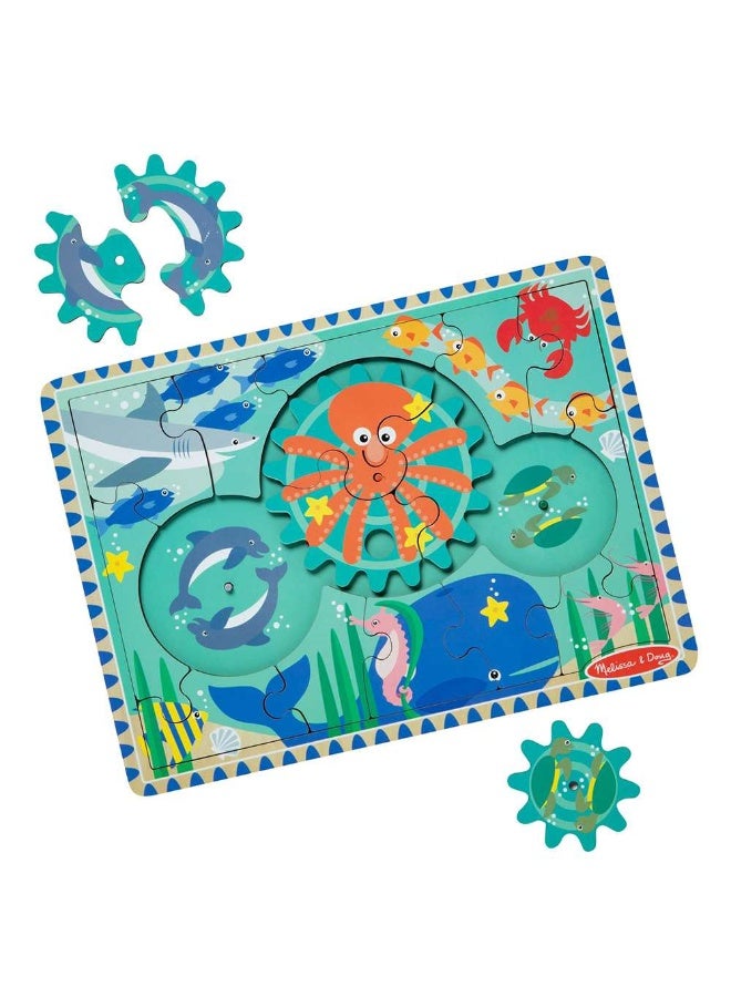 Melissa & Doug لعبة بازل معدات تحت الماء الخشبية من ميليسا ودوج (18 قطعة) - Image 3