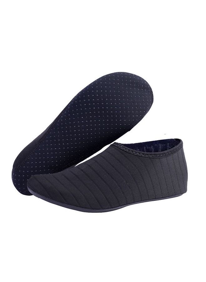 1 Pair of Comfortable and Non Slip Breathable Diving Snorkelling Socks