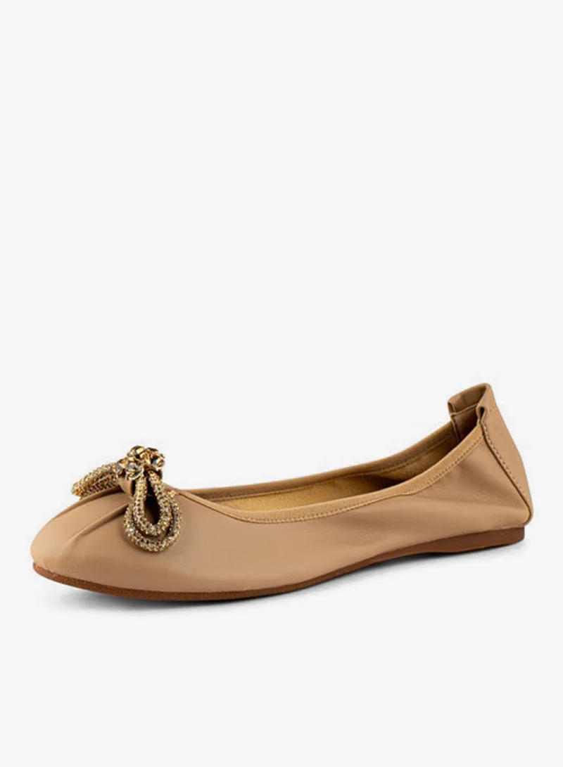 Vincci Women Pointed-toe Flat Pumps