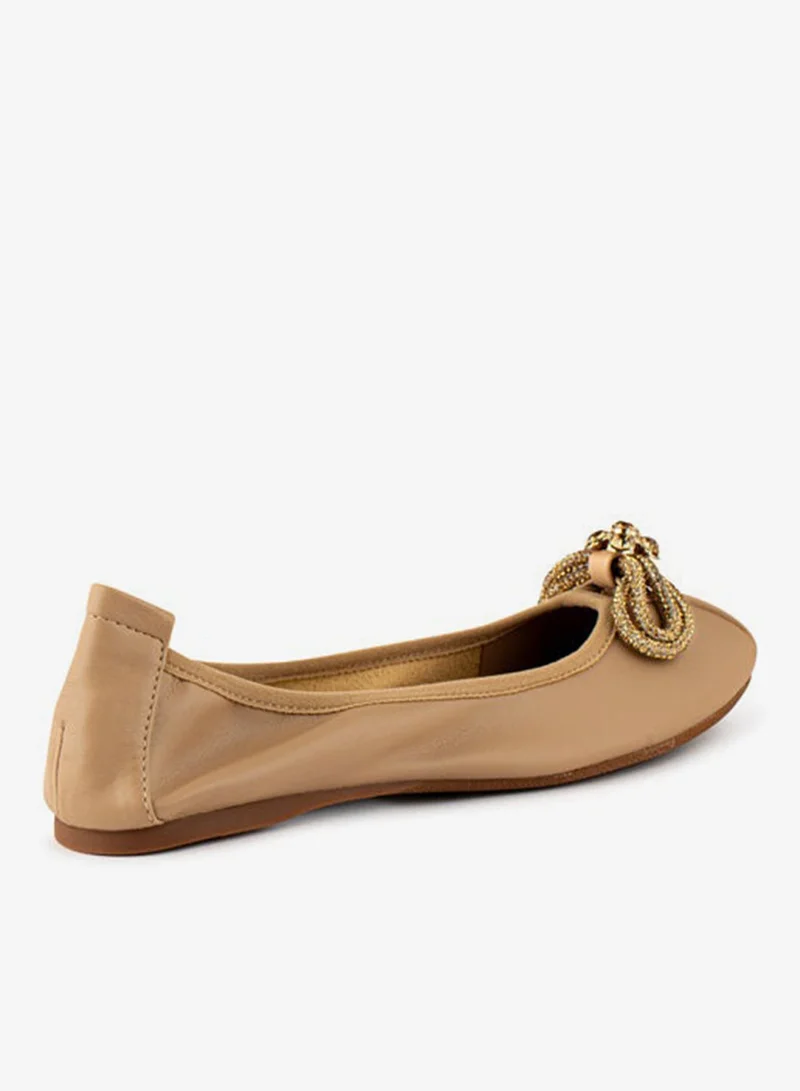 Vincci Women Pointed-toe Flat Pumps