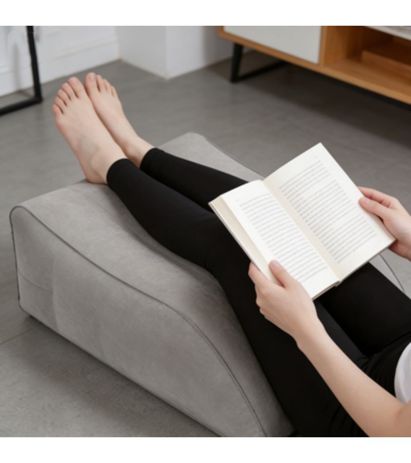 Grey Inflatable Wedge Leg Cushion For Blood Circulation And Edema Relief Suitable For Bed And Sofa - Image 4