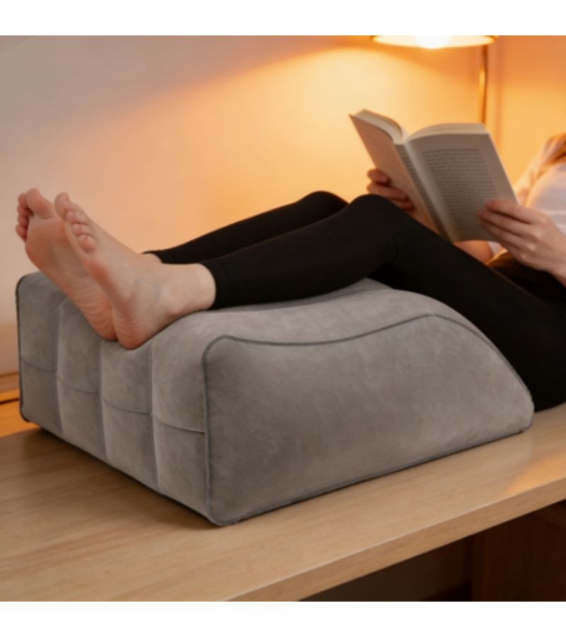 Grey Inflatable Wedge Leg Cushion For Blood Circulation And Edema Relief Suitable For Bed And Sofa - Image 2
