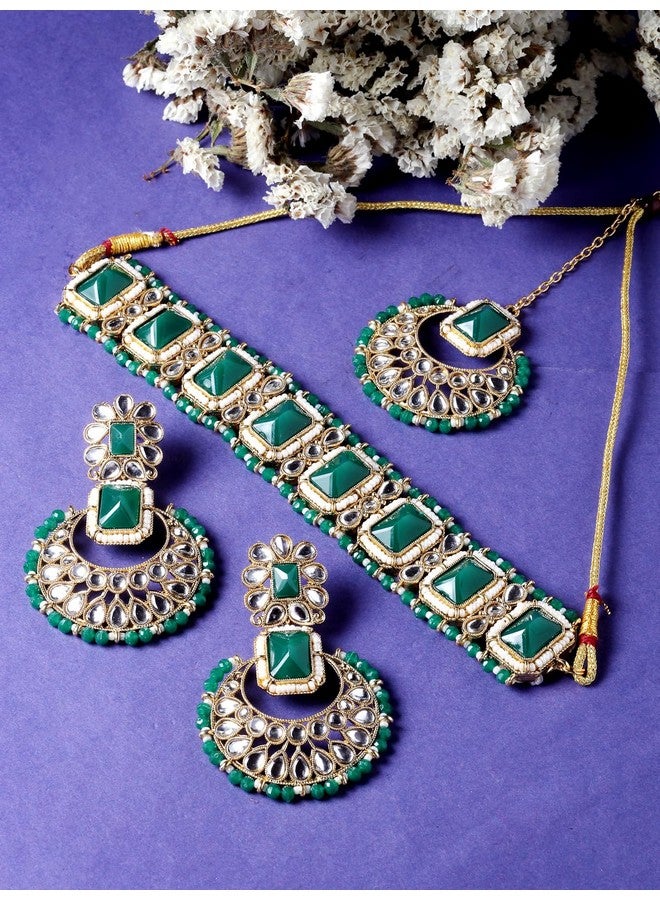 Sukkhi طقم قلادة تشوكر على شكل مربع باللون الأخضر مع كوندان وخرز مع أقراط وماانتيكا للنساء (Ns105524) - Image 4