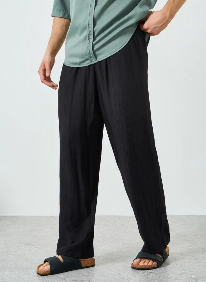 تايك تو Men Black Drawstring Waist Straight Leg Pants