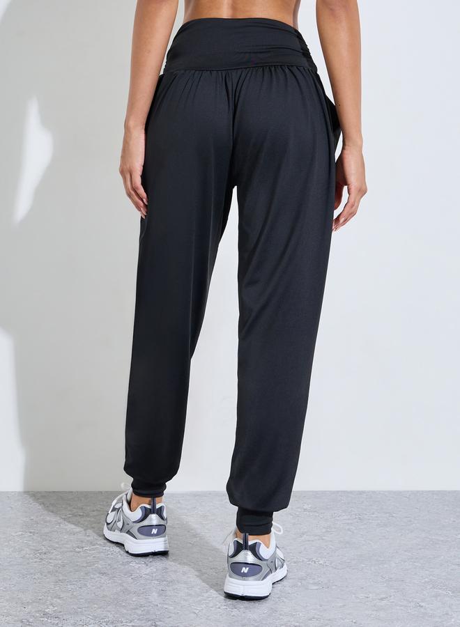 Styli Active Black Solid Ruched Details Cuffed Hem Joggers - Image 4