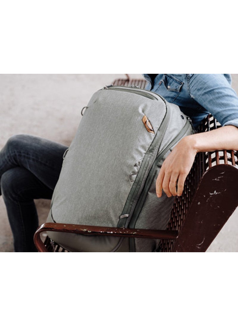 Peak Design Green Travel Bag  - Image 3
