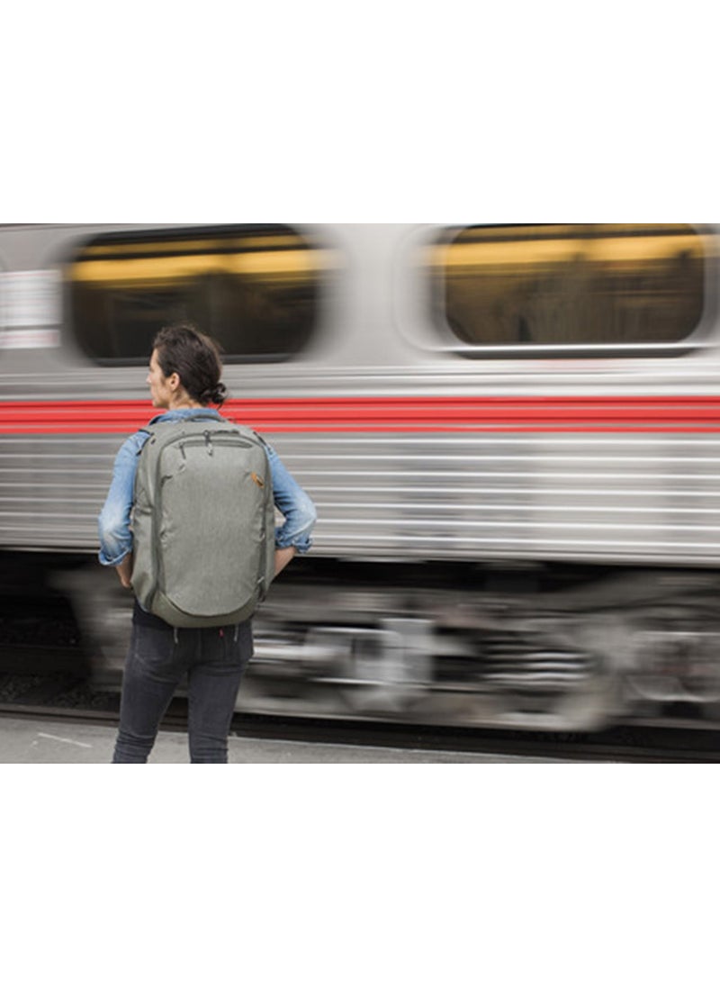 Peak Design Green Travel Bag  - Image 2