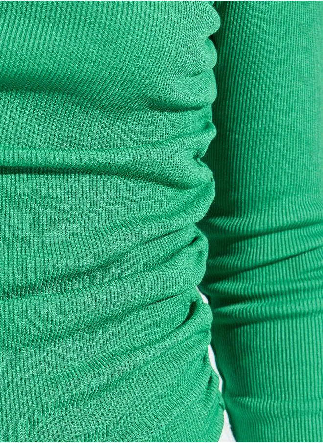 كوزى بلوزة محبوكة بياقة غير متماثلة الطول