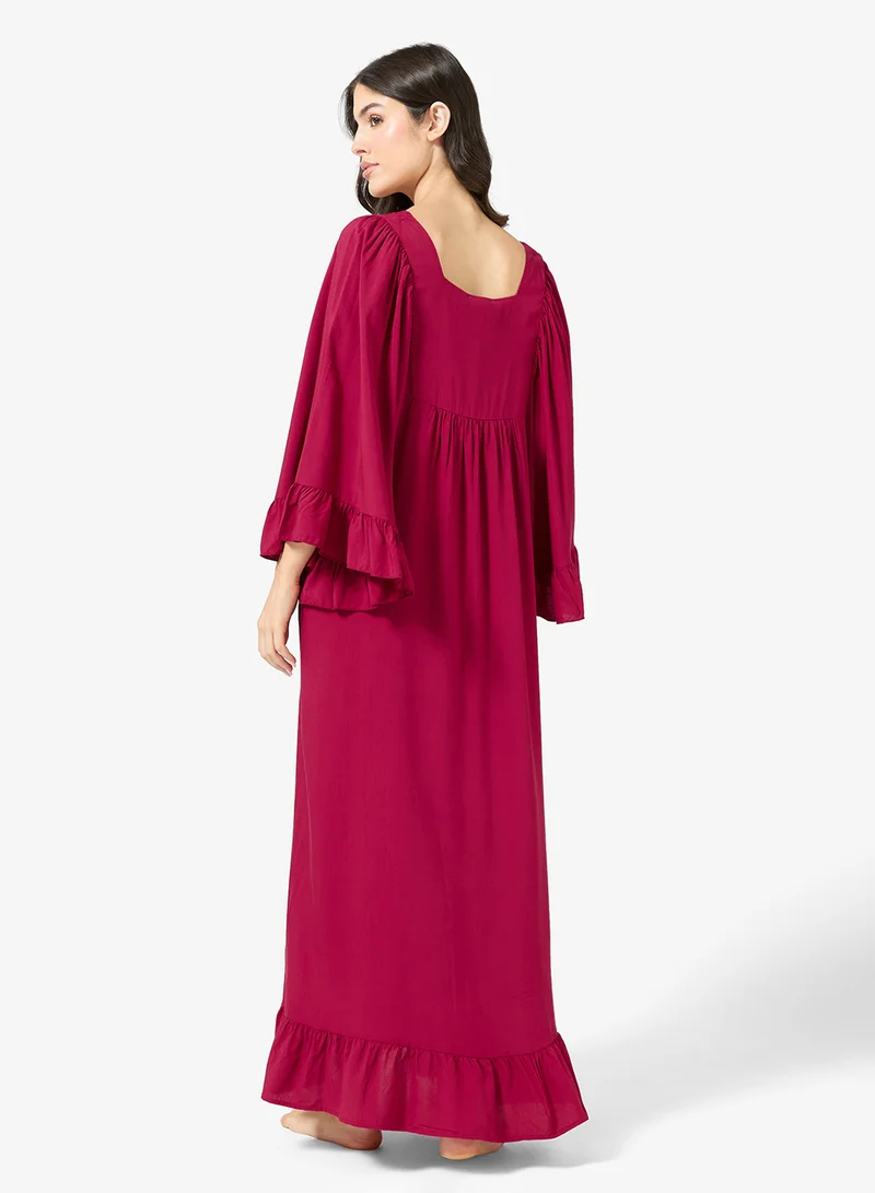 خزانة قميص نوم مزين بالدانتيل