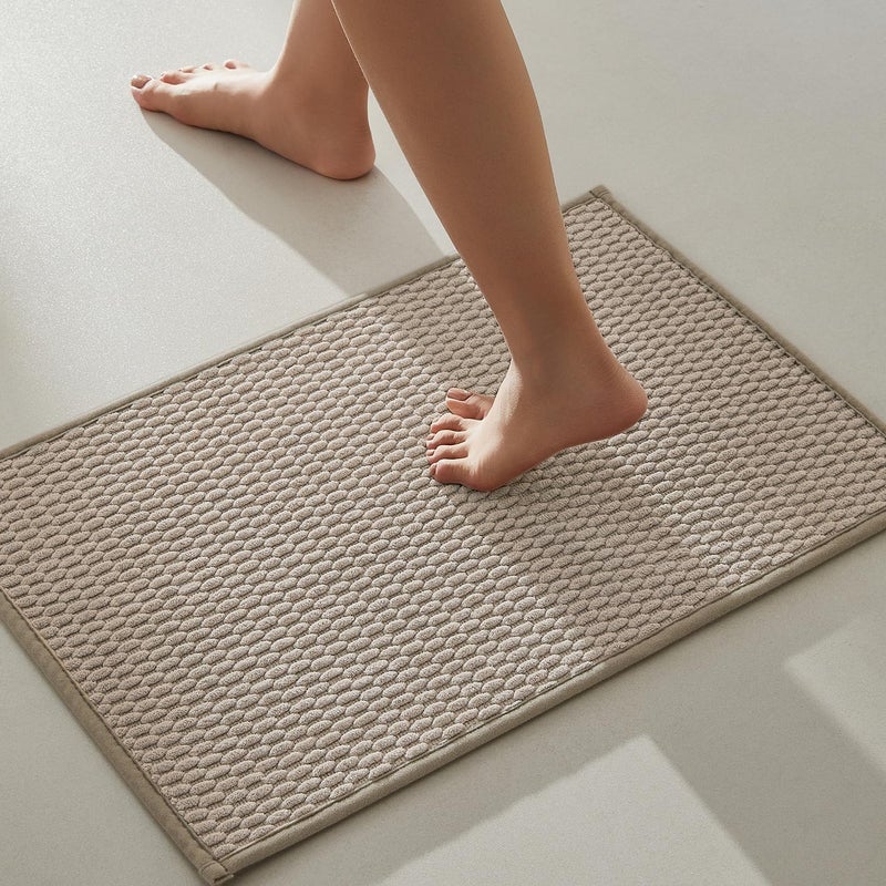 TYUU Bathroom Rugs Non Slip Washable Super Absorbent Thin Bath Mat Small Quick Dry Low Pile Bathroom Rug Beige 16x24