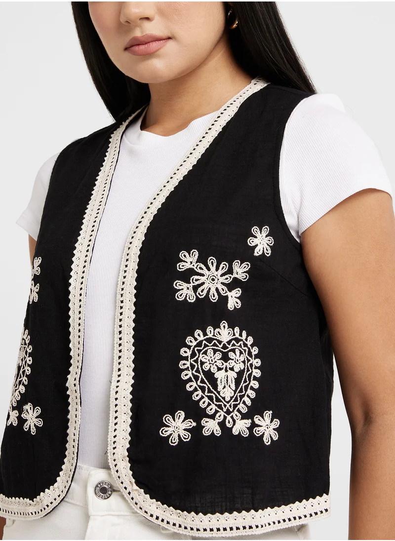 VERO MODA Embroiderd Lace Detail Vest