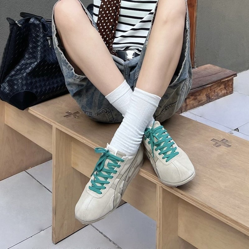 ON Unisex Retro Low-Top Skate Shoes - Breathable Lightweight Lace-Up Flat Sneakers for Everyday Casual Wear - Image 4