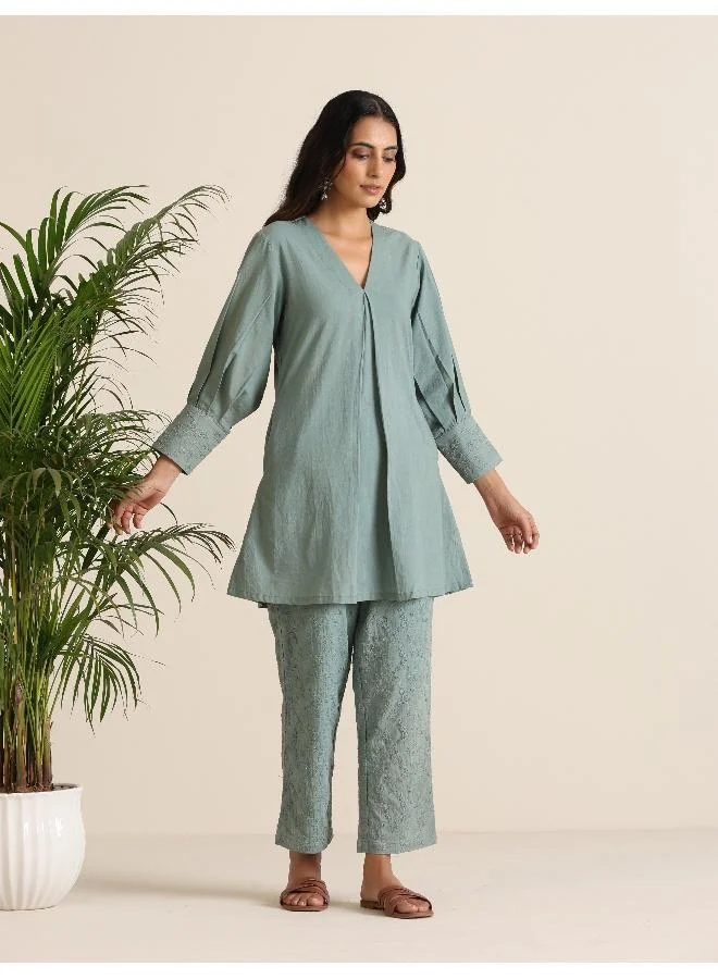 ترو برونز طقم أزرق مطرز بالقطن من ترو براونز