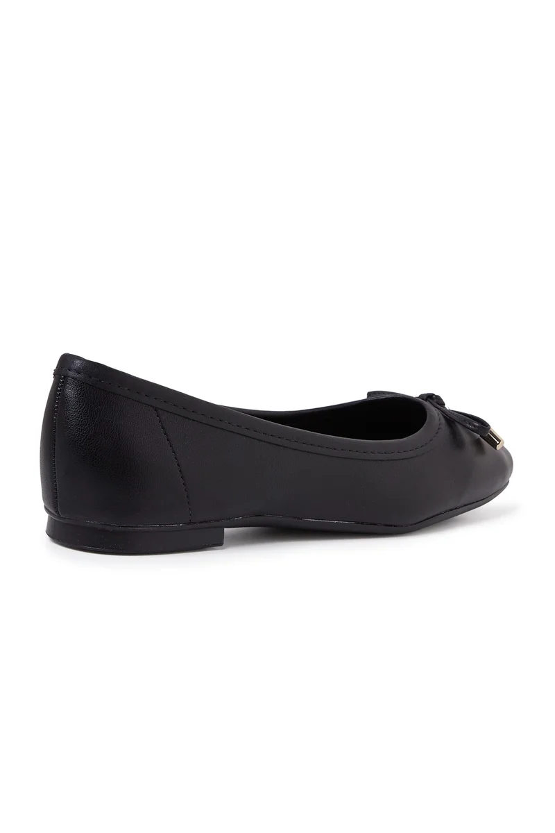 Moleca  Moleca Closed/Flat Shoes For Ladies Black for Women | Best Price UAE