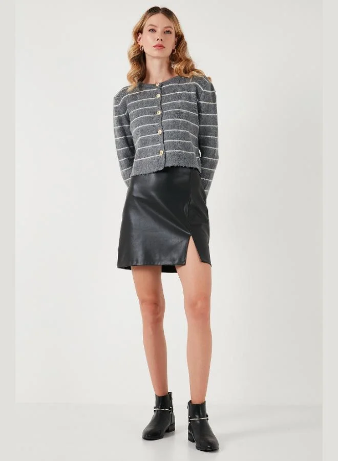 ليلا كارديجان نسائي محبوك قصير بقصة قياسية مخططة بنسيج ناعم