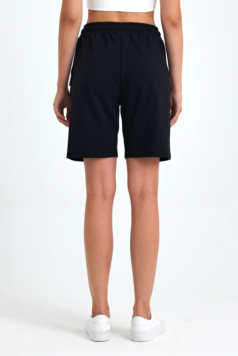 ميتاليك Women's Relaxed Cut Elastic Waist Seasonal Soft Fabric Pocket Black Long Bermuda Shorts