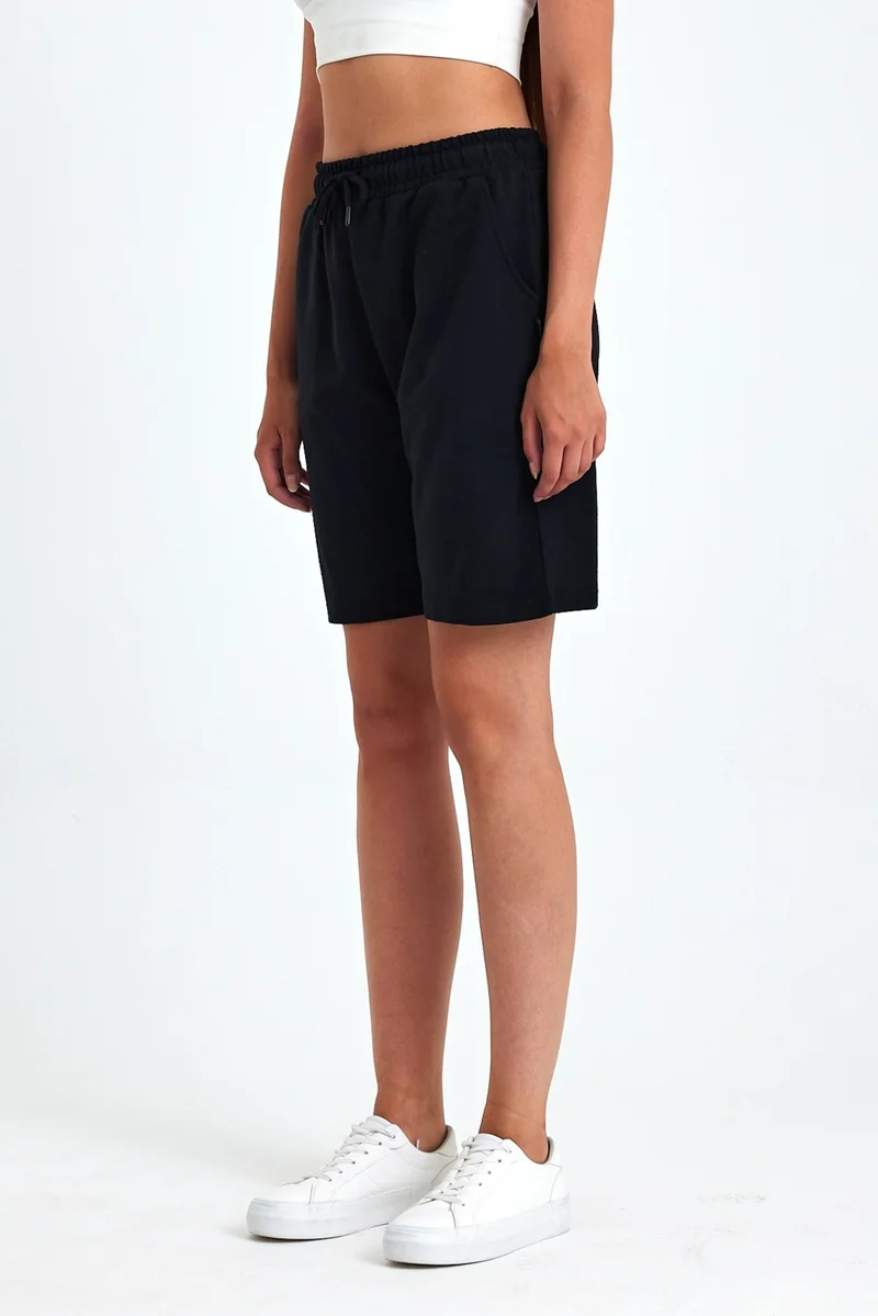 ميتاليك Women's Relaxed Cut Elastic Waist Seasonal Soft Fabric Pocket Black Long Bermuda Shorts