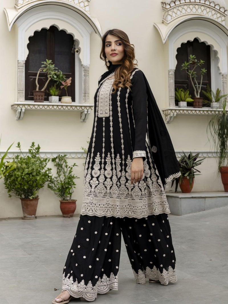 TRENDMALLS طقم كورتا بالخط A مع بالازو ودوباتا من الحرير الفني المطرز للسيدات (G259-Black-XXL) - Image 3