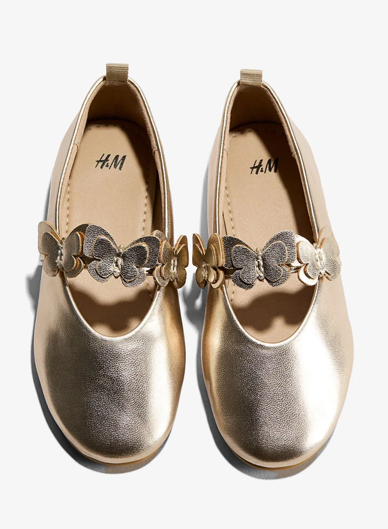 اتش اند ام حذاء باليه بتصميم مزخرف