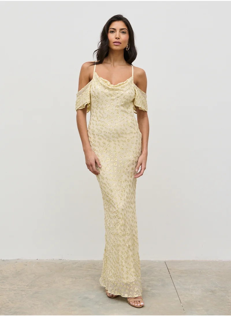 بريتي لافيش Nia Cold Shoulder Maxi Dress