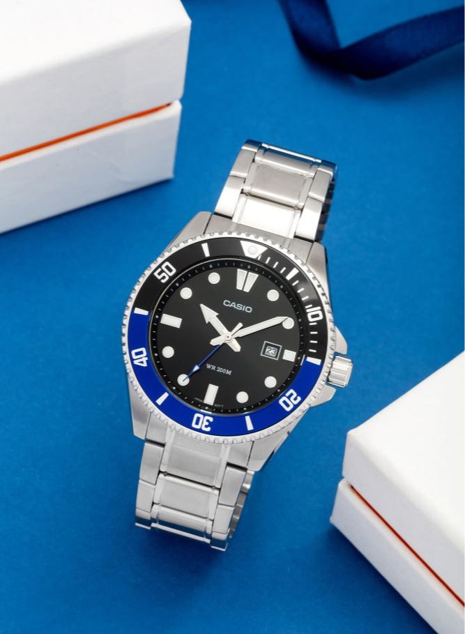 CASIO ساعة غوص للرجال بقرص متعدد الألوان، حزام فضي - MDV-107D-1A2VDF - Image 4